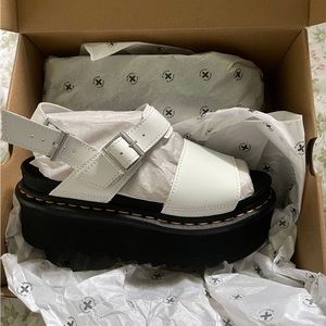 Dr. martens voss quad sandals